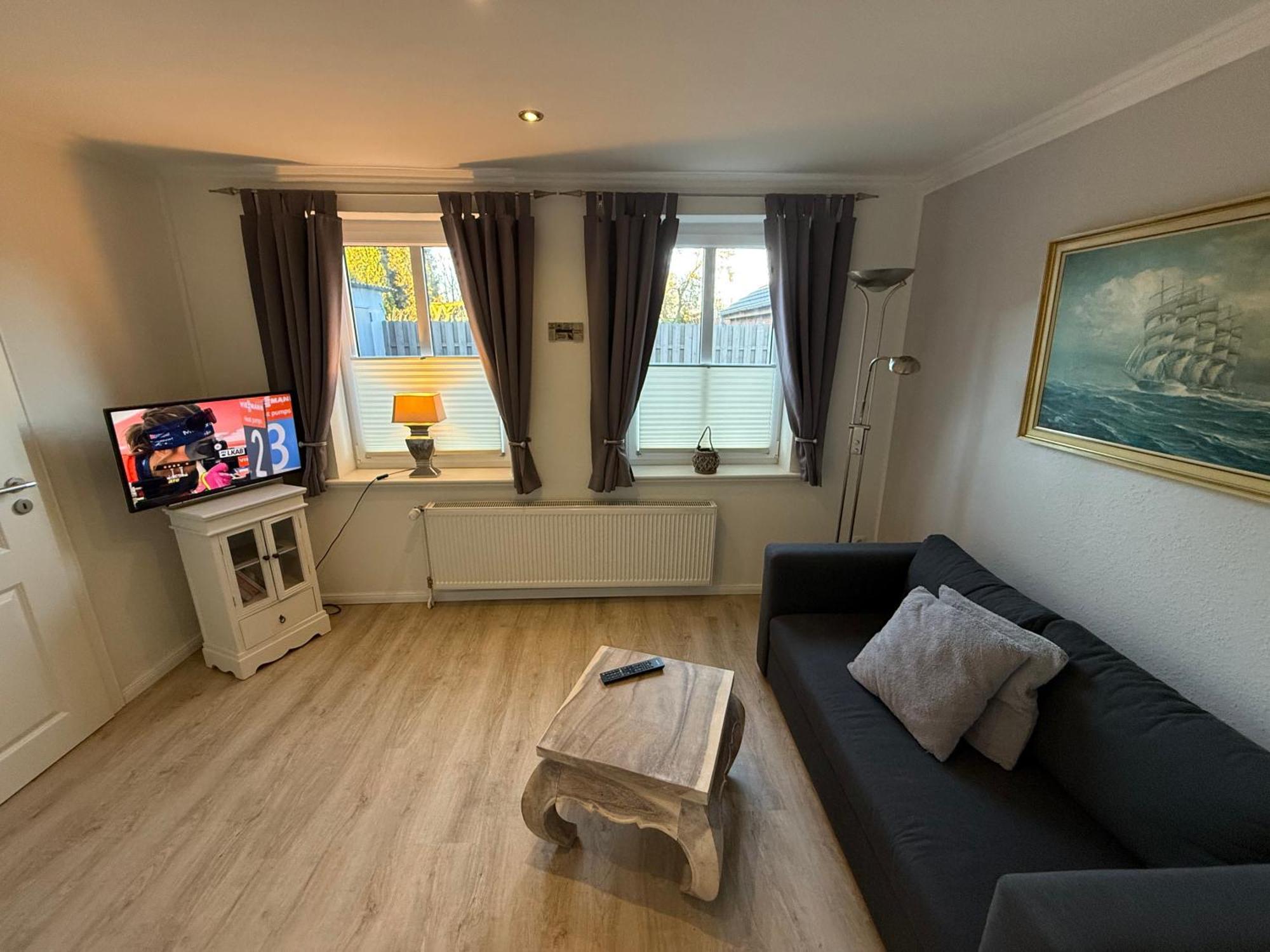 Ferienwohnung „Ole Karkenwech“ Husum-Roedemis フースム エクステリア 写真